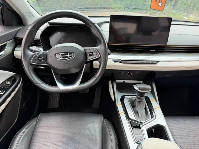 Geely Emgrand L — Фото автомобиля 12