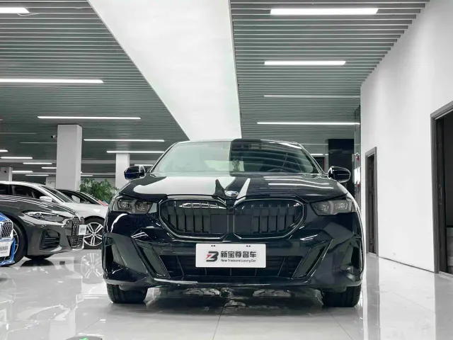 BMW 5 Series — Фото автомобиля 2