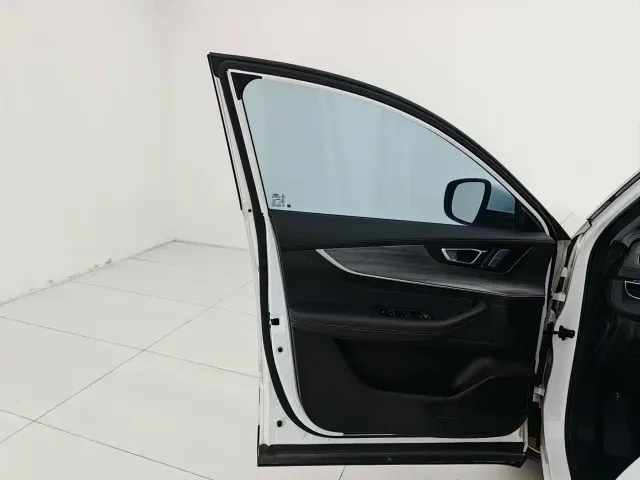 Chery Tiggo 8 PLUS Kunpeng e+ — Фото автомобиля 11