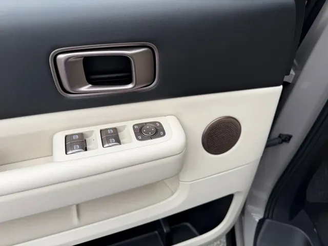 Li Auto MEGA — Фото автомобиля 5