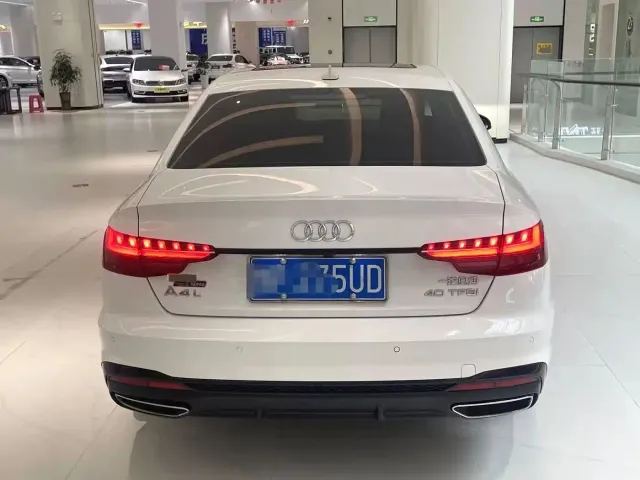 Audi A4L — Фото автомобиля 9