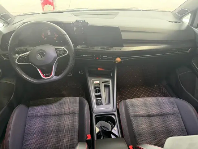 Volkswagen Golf GTI 2021 380TSI DSG GTI — Фото автомобиля 11