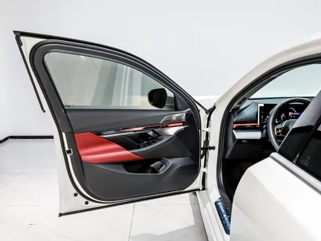BMW 5 Series — Фото автомобиля 8
