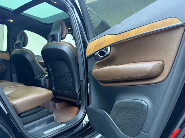 Volvo XC90 — Фото автомобиля 18