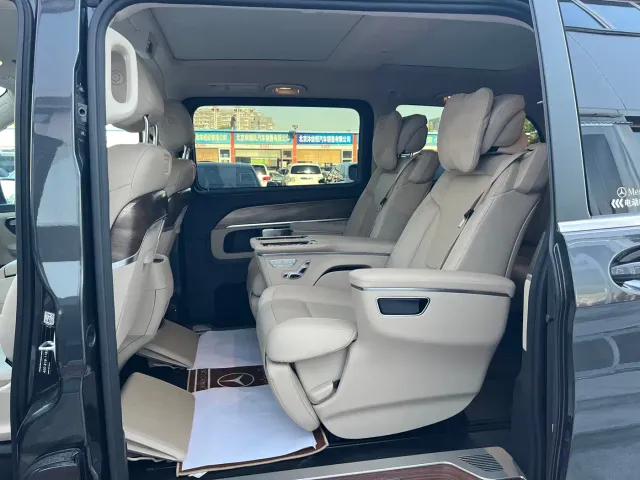 Mercedes-Benz V-Class — Фото автомобиля 17
