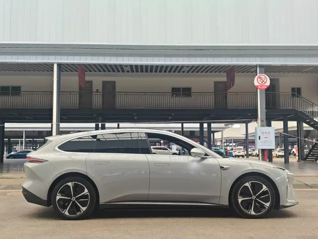 Nio ET5 Touring — Фото автомобиля 15