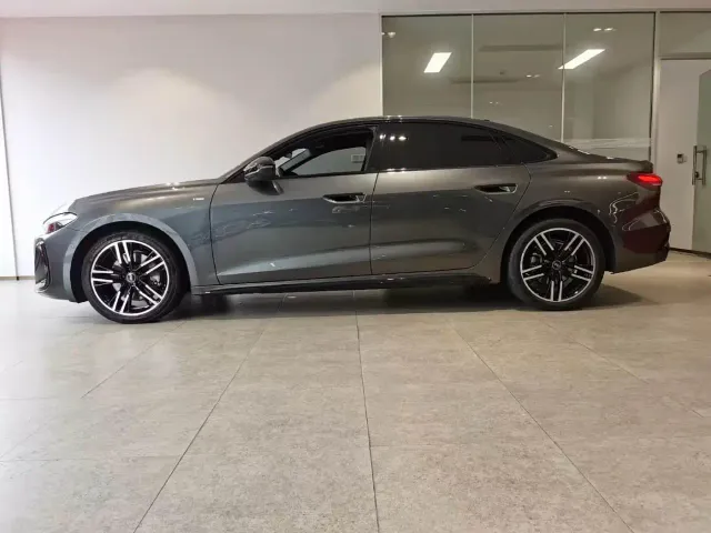 Audi A5L — Фото автомобиля 2