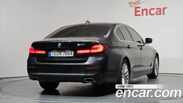 BMW 5-Series — Фото автомобиля 2