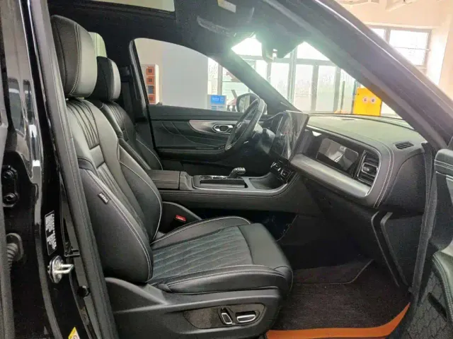 GAC Trumpchi GS8 — Фото автомобиля 10