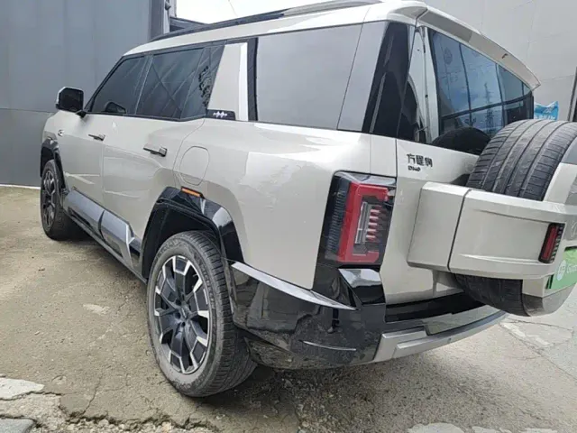 BYD FangChengBao Leopard 8 — Фото автомобиля 4