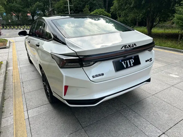 Dongfeng Yixuan MAX — Фото автомобиля 11