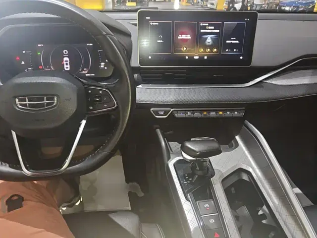 Geely Xingrui — Фото автомобиля 9
