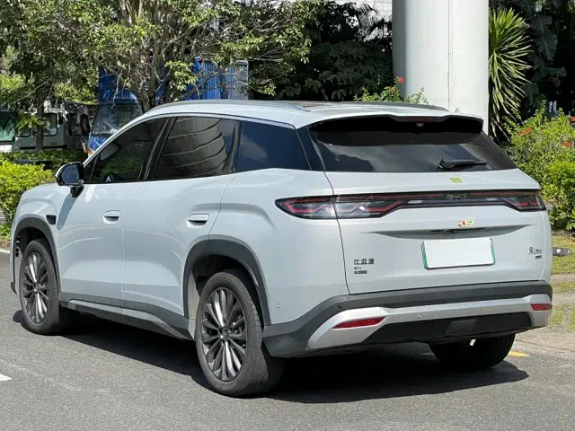 BYD Song Ultra — Фото автомобиля 22