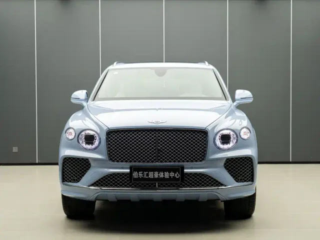 Bentley Bentayga — Фото автомобиля 3