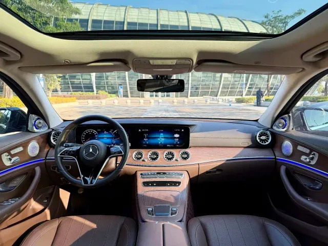 Mercedes-Benz E-Class — Фото автомобиля 5