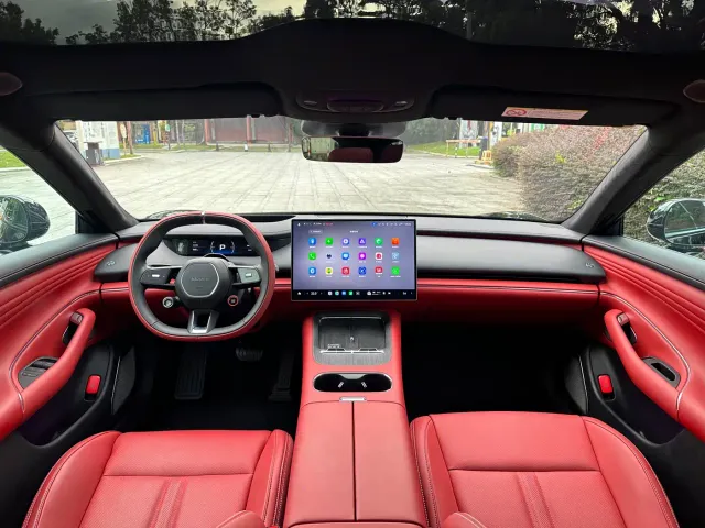 Xiaomi SU7 — Фото автомобиля 8
