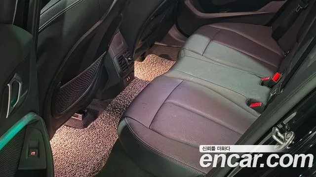 BMW 1 Series F40 — Фото автомобиля 11