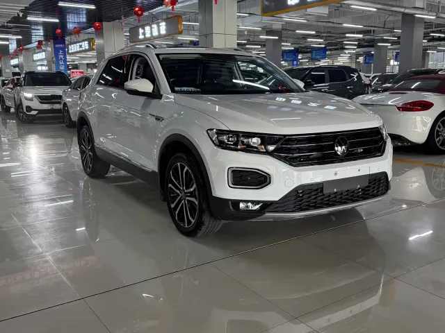 Volkswagen T-Roc — Фото автомобиля 3