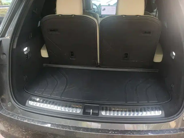 Li Auto L8 — Фото автомобиля 4