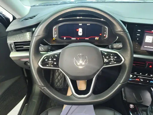 Volkswagen Passat — Фото автомобиля 10