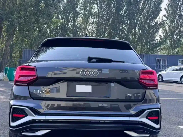 Audi Q2L — Фото автомобиля 4