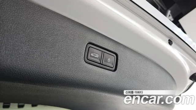 Genesis GV80 — Фото автомобиля 25