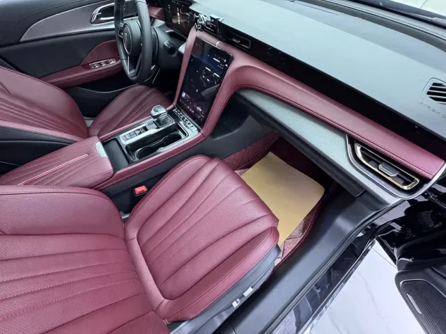 Hongqi H5 — Фото автомобиля 11