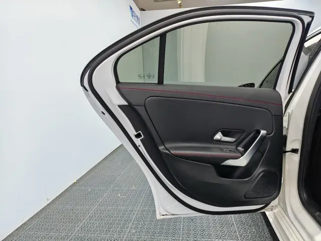 Mercedes-Benz A-Class — Фото автомобиля 13