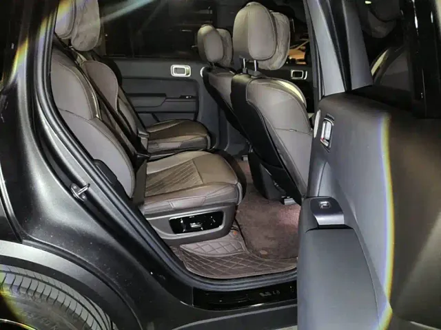 Li Auto L8 — Фото автомобиля 11