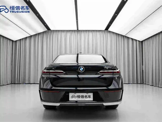 BMW 7 Series — Фото автомобиля 6