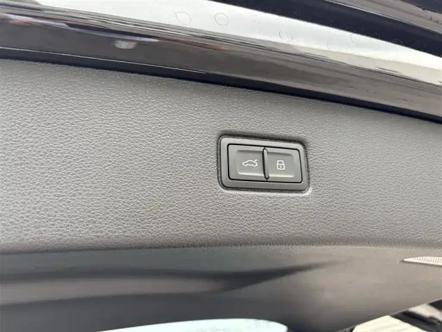 Audi Q7 — Фото автомобиля 24