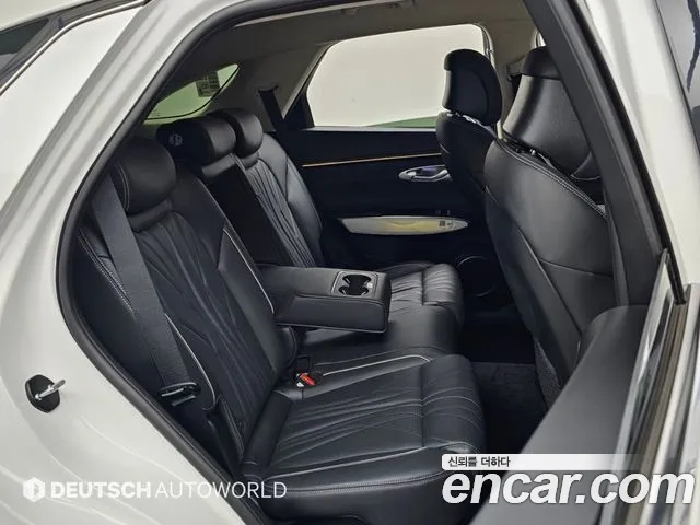 Genesis GV70 — Фото автомобиля 12