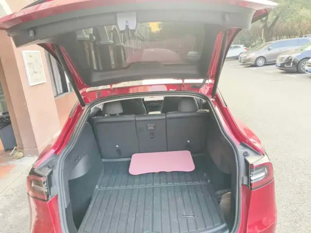 Tesla Model Y — Фото автомобиля 5