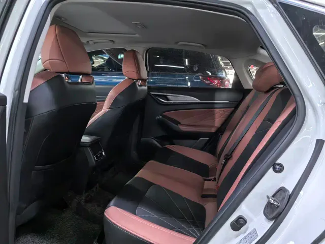 Changan Eado — Фото автомобиля 8