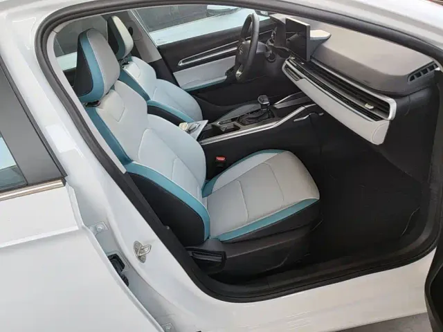 Geely Emgrand — Фото автомобиля 24