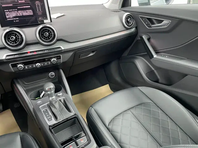 Audi Q2L — Фото автомобиля 15