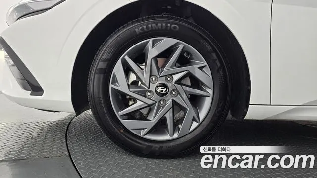 Hyundai Avante CN7 — Фото автомобиля 5