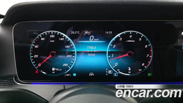 Mercedes-Benz E-Class — Фото автомобиля 4