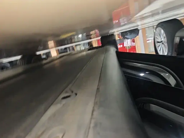 Tesla Model Y — Фото автомобиля 21