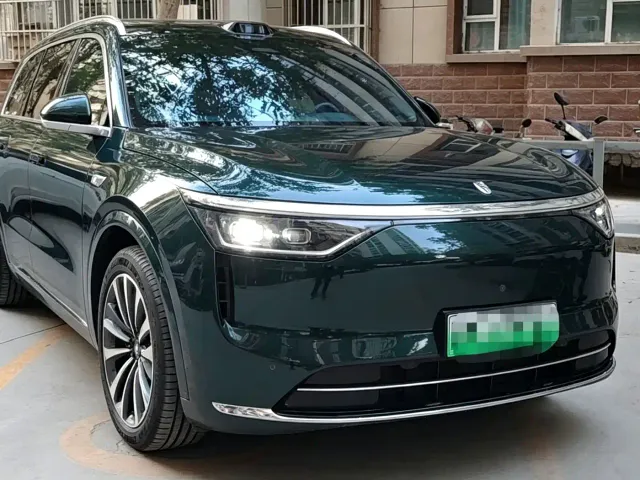 Aito M8 — Фото автомобиля 3