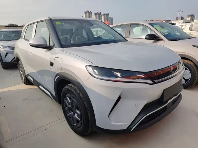 BYD Yuan UP — Фото автомобиля 3