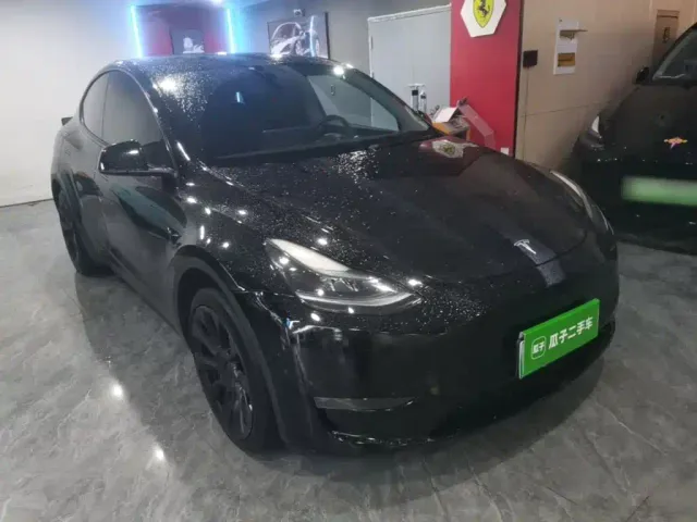 Tesla Model Y — Фото автомобиля 21