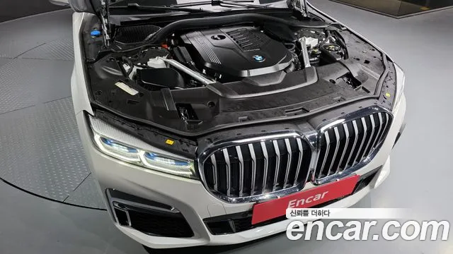 BMW 7-Series — Фото автомобиля 6