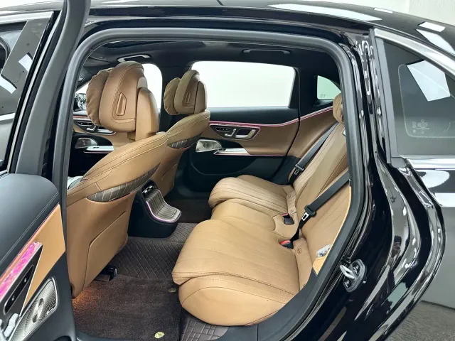Mercedes-Benz E-Class — Фото автомобиля 15