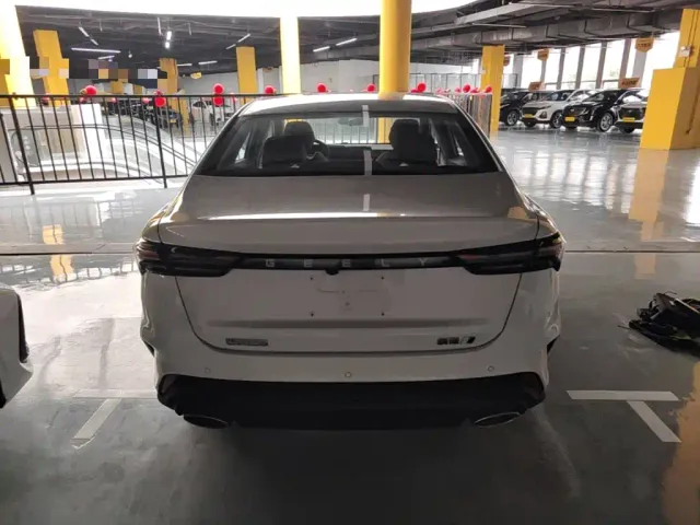 Geely Binrui — Фото автомобиля 5