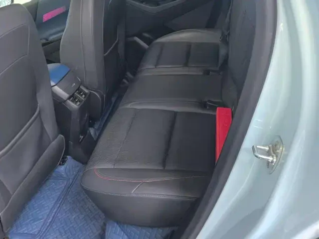 Chevrolet Equinox Plus — Фото автомобиля 11