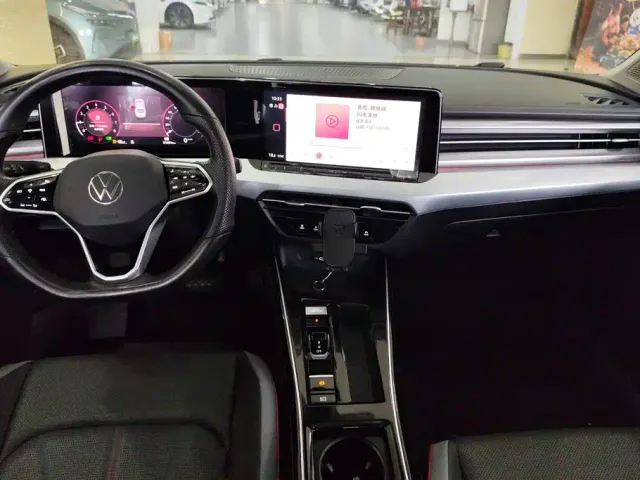 Volkswagen Lamando — Фото автомобиля 12