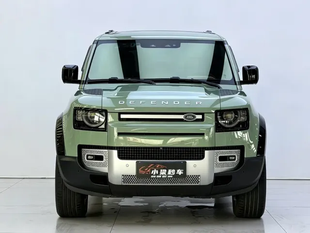 Land Rover Defender — Фото автомобиля 2