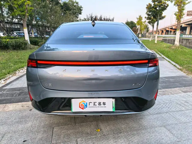 Xpeng P5 — Фото автомобиля 9