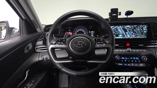 Hyundai AVANTE Avante (CN7) — Фото автомобиля 12